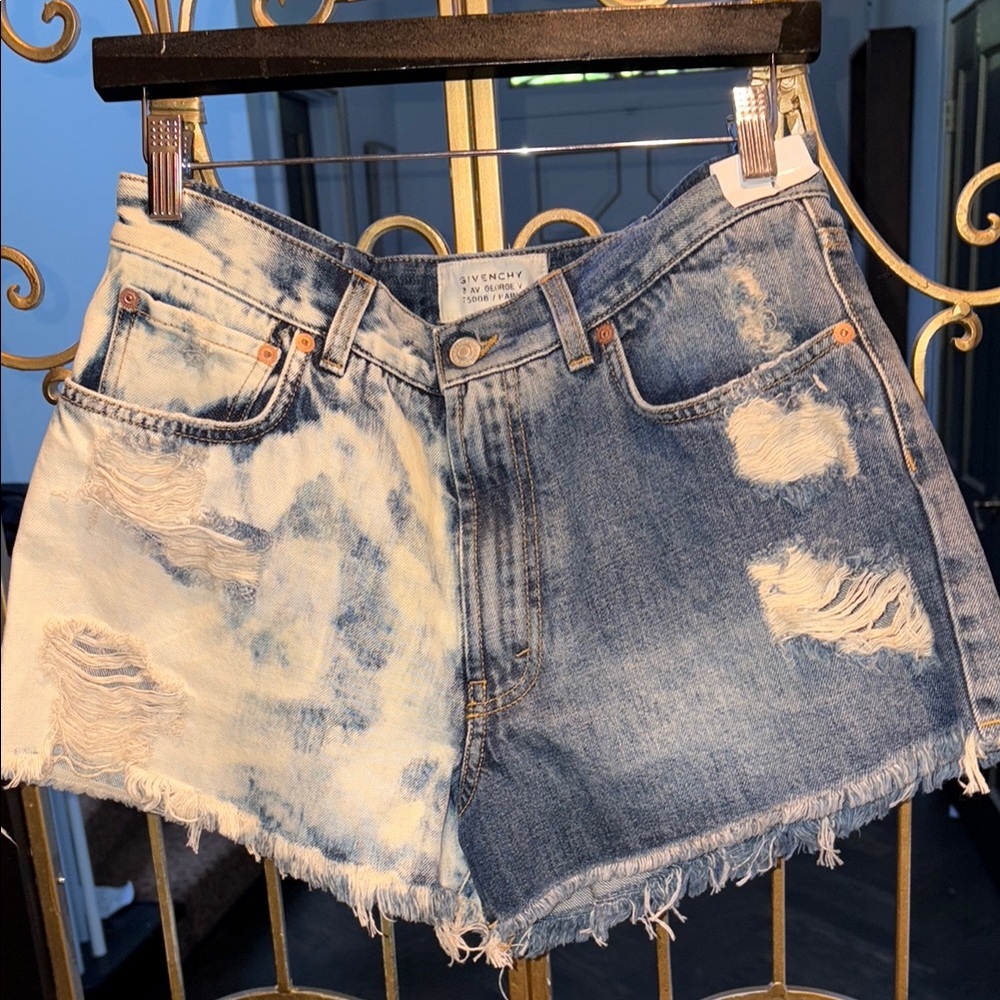 Givenchy Women's Distressed bleeched high waisted Denim Shorts 27 Italy